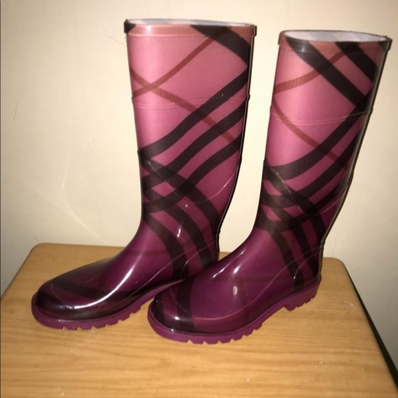 Burberry Ombre Raspberry Rain Boots/Booties - Picture 3 of 6